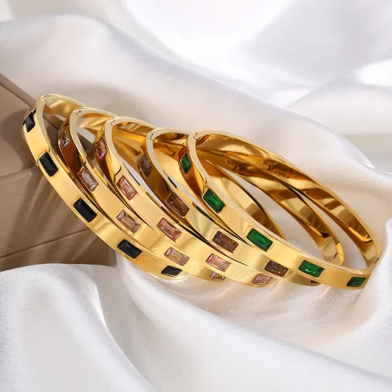 Titanium steel bracelet with square zirconia stones, a high-end, fashionable, European and American style, light luxury, non-fading18k Bracelet jewelry