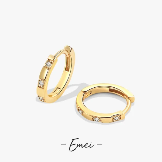 Fashionable diamond-studded zircon circle earrings, compact and versatile, unique and stylish, with a light luxury niche design, no need to remove when sleeping