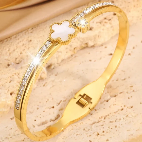 New five-leaf flower diamond-studded light luxury high-end women's titanium steel bracelet, non-fading, full-diamond stainless steel bracelet