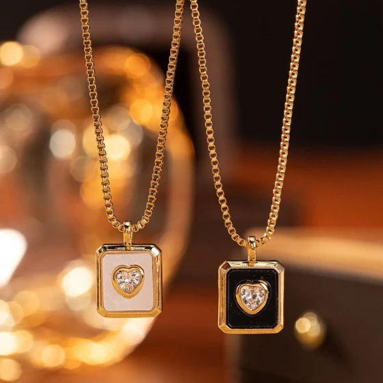 Heart-shaped necklace with diamonds, high-end pendant necklace accessory for women, versatile and stylish collarbone chain