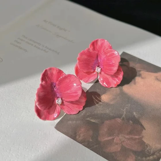 Spring and Autumn Style Super Fairy Butterfly Flower Three-Dimensional Petal Oil Drop Earrings, Elegant and Sweet Festive Earrings