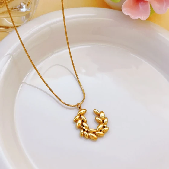 Trendy new titanium steel fashion wheat ear earrings and stainless steel necklace, light luxury gold non-fading jewelry set