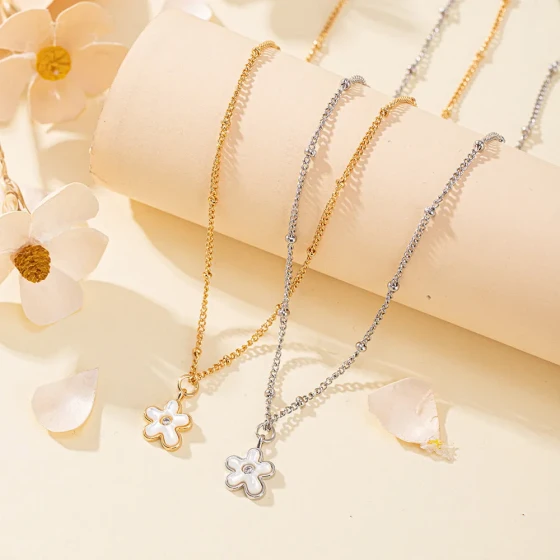 Creative floral pendant necklace for women, with exquisite design, fashionable and high-end feel, versatile collarbone chain