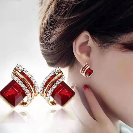 Korean-style versatile trendy earrings for women, new high-end diamond-studded crystal diamond-shaped wing geometric earrings