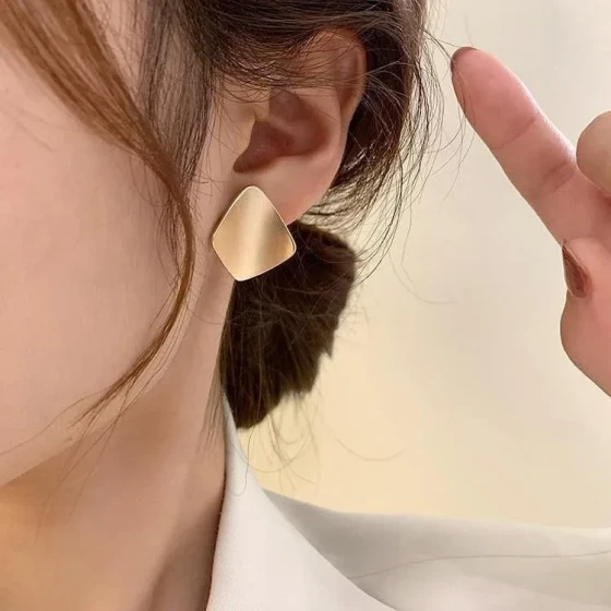 Fashionable and simple square retro Hong Kong style new trendy earrings, internet celebrity style ear studs, Korean drop earrings