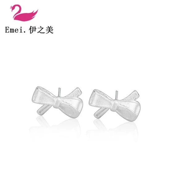 Hot-selling silver-plated copper Korean mini exquisite plain silver earrings, asymmetrical bow small earrings, elegant earrings