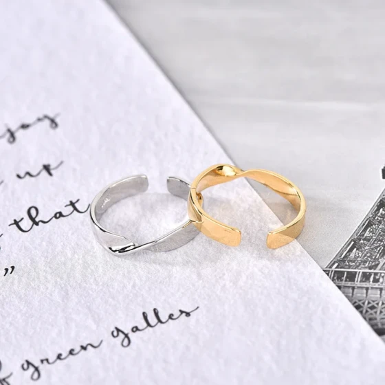 Women's Minimalist Twisted Finger Ring Versatile and stylish open-ended women's jewelry Adjustable Opening