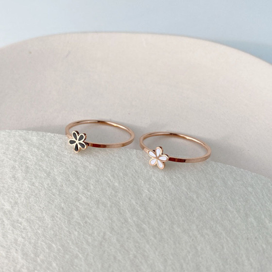 Minimalist Daisy Ring for Women, Ultra-Slim, Unique, Compact and Exquisite, Titanium Steel18k Bonus money ins Trendy internet celebrity minimalist style