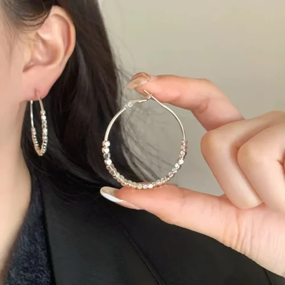 Silver needle hoop earrings, Korean minimalist metal design earrings, stylish and versatile ear accessories, geometric and unique trend
