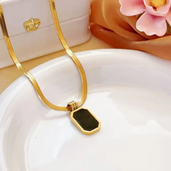 【Whole Titanium Steel】Hot-selling non-fading summer necklace, black square design, new niche clavicle chain from the factory