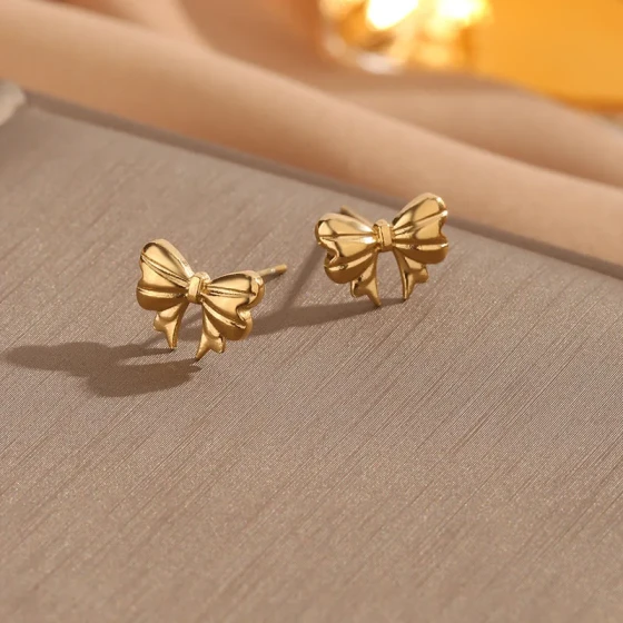 Fugitive Princess Bowknot Earrings Vintage French Style Titanium Steel Niche Design18k Golden small fragrant style earrings