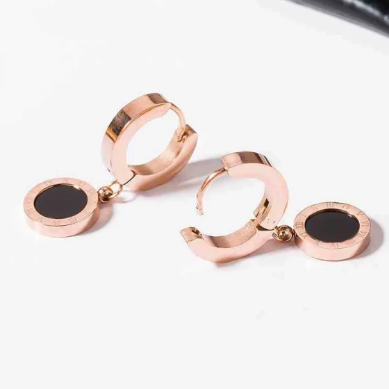 Elegant four-leaf clover earrings for women2020New trendy Korean-style internet celebrity earrings, unique, compact, and simple