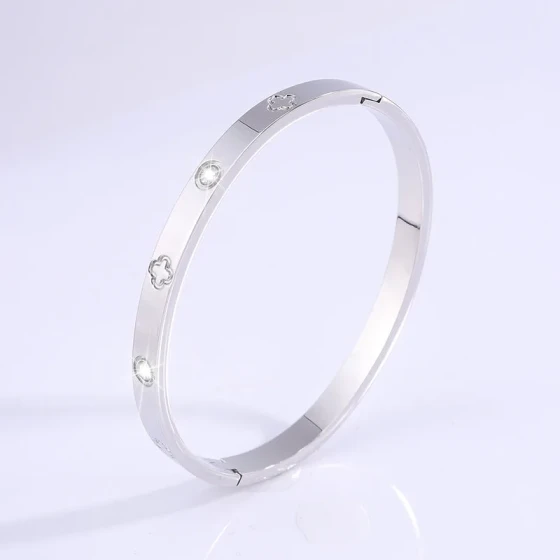 Titanium steel bracelet Four-leaf flower embossed bracelet for women with a high-end feel Fashionable internet celebrity hot-selling stainless steel bracelet jewelry