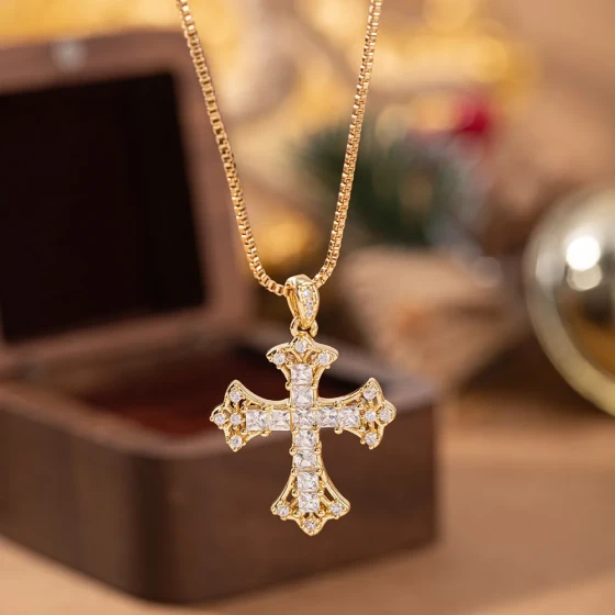 New European and American fashion luxury full-diamond cross pendant electroplated necklace with a unique and sophisticated feel