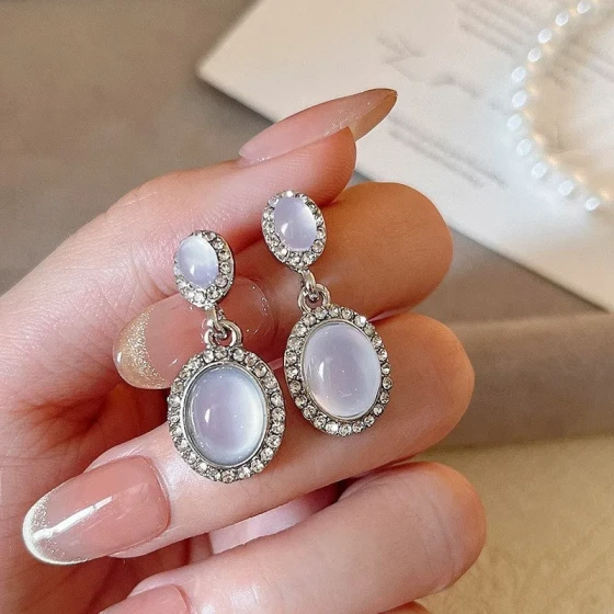Korean-style popular sweet and elegant cat's eye stone drop-shaped earrings for women, light luxury niche high-end diamond-studded ear studs