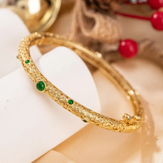 Ethnic style traditional craftsmanship, fashionable and light luxury, filigree inlay gold bracelet, stylish and versatile women's bracelet