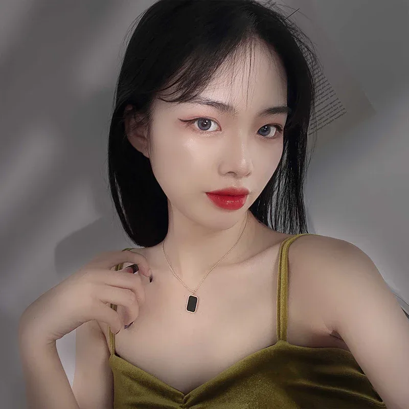 双面佩戴吊坠暗黑系项链女潮小众设计感ins冷淡风锁骨链网红钛