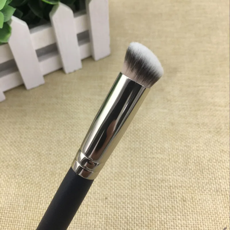 1 piece Angled Concealer Makeup brushes M270s Small partial Liquid Foundation Cream Make up brush Beauty Tools Cosmetics — image 5