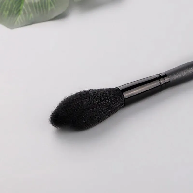 Chichodo 1 Piece Buffing makeup brushes Highlighter Wood handle Blusher Powder contour Make up brushes Goat Hair