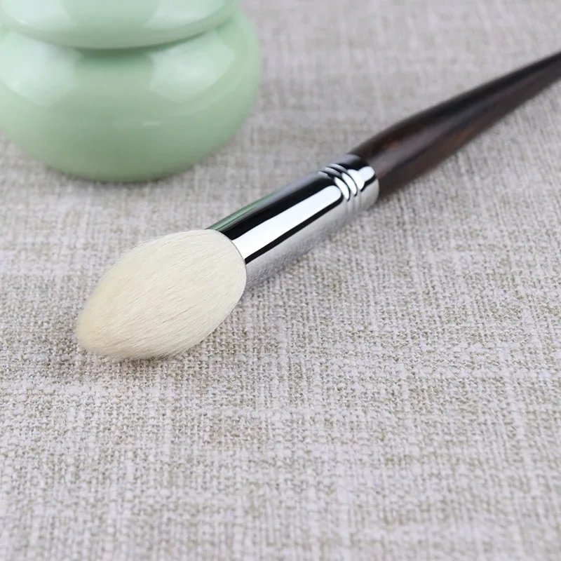 Professional Handmade Make Up Brush G033 Tapered Highlighter Brush Soft Saikoho Goat Hair Makeup Brushes