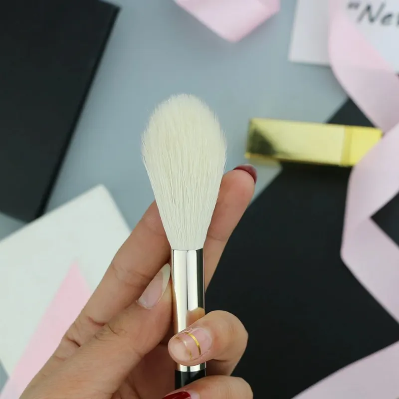 1 pcs 100% Goat hair Highlighter Black Makeup Brushes Professional Natural Pony Eyeshadow Blush Eyebrow Make up Brushes — image 4