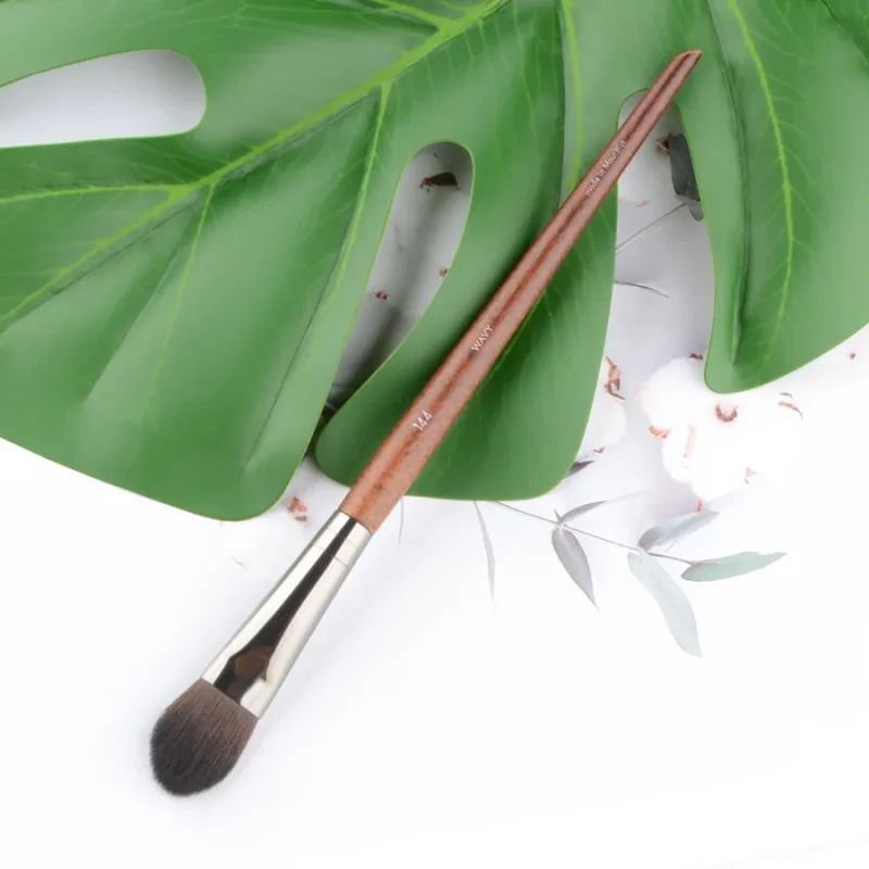1 pezzo #144 Precision Highlighter Pennello per trucco Dettaglio Fard in polvere Pennelli per trucco professionali in legno naturale