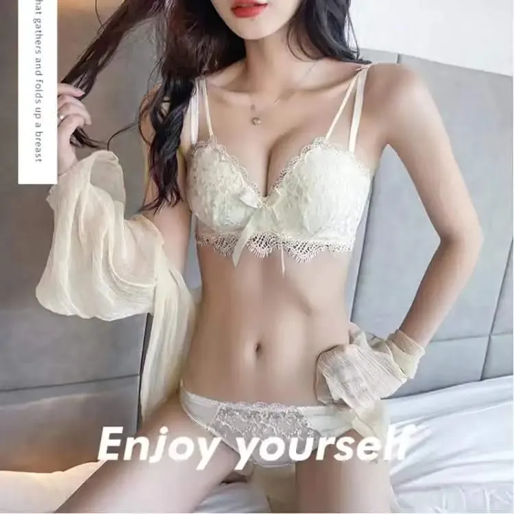 Sexy Lace New Red Underwear Women's Small Breasts Gathered To Show A Big Comfortable Seamless Bra And Panty Set Black Bra