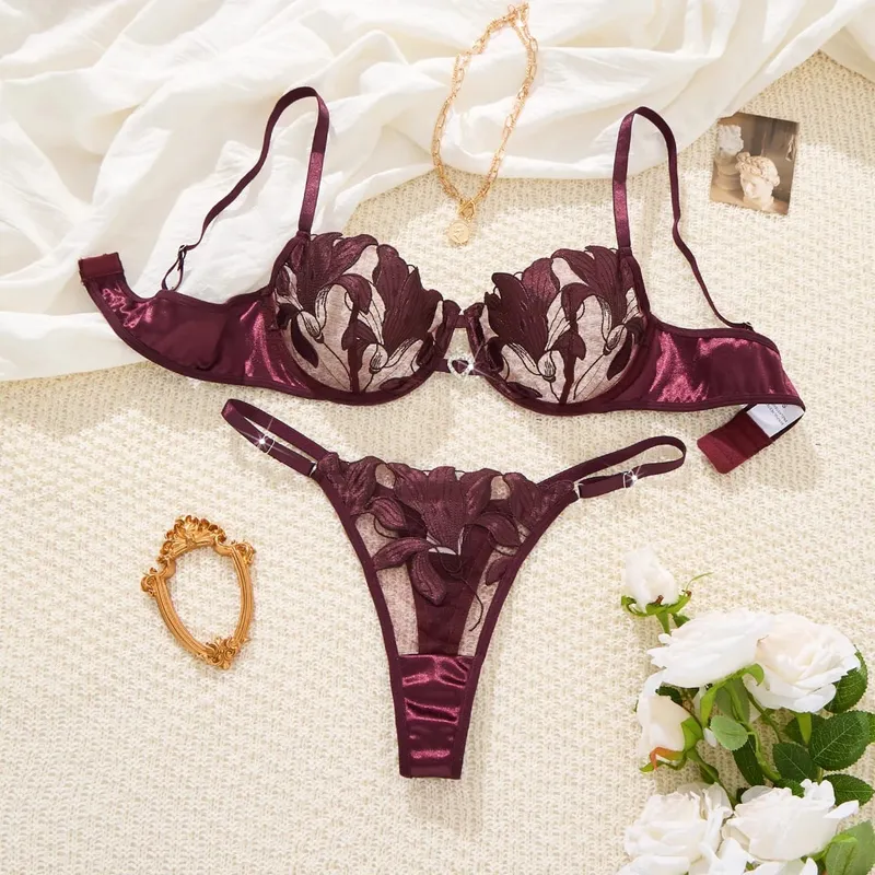 Embroidered Print Pajama Set - A Set Featuring a Floral Design Suitable for Women a Sexy Bra ZA824031