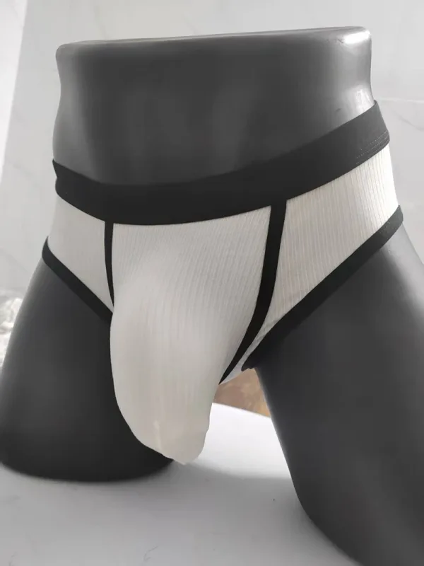 Herenslips met grote zakken zijn erg sexy. Sportondergoed met grote ruimte voor heren 3256810183240378