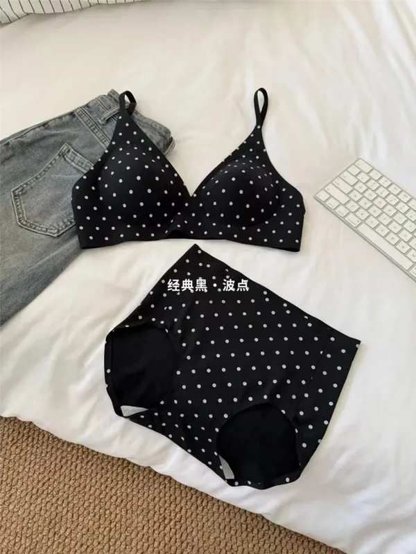Set di biancheria intima americana retrò a pois senza soluzione di continuità reggiseno a V profondo supporto morbido gelatina senza fili anti-cedimento reggiseno sexy MOYISU per donna