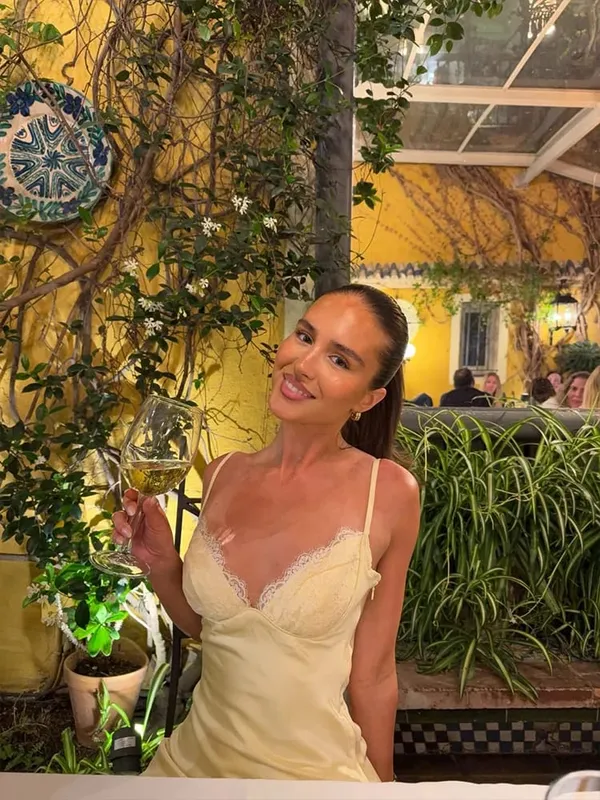 Huhugirl uzun elbiseler kaşkorse v yaka dantel Patchwork rahat parti tatil katı ince moda stil kadınlar için şık yumuşak moda