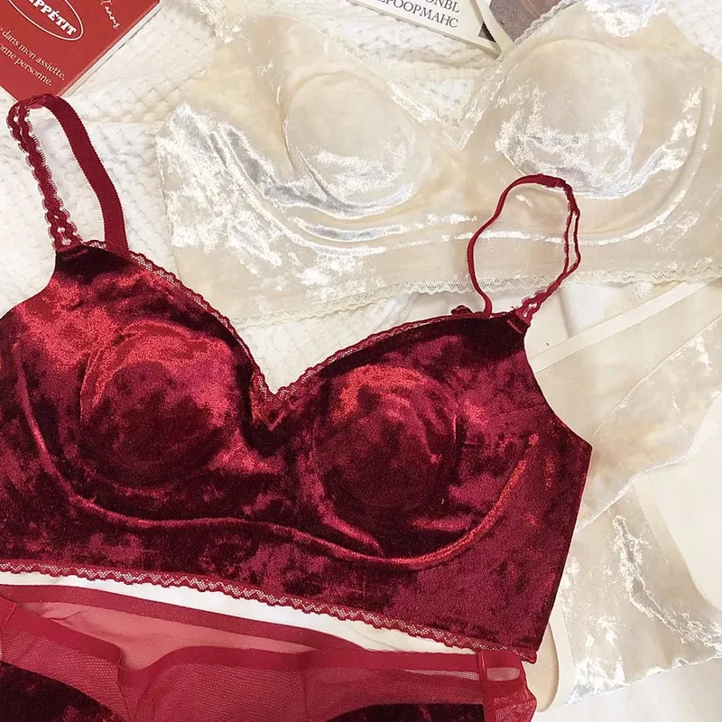 Autumn Winter Warm Velvet Trackless Bra Set Comfortable Wireless Lightweight Comfortable Lingerie For Women Sexy Underwear Sets