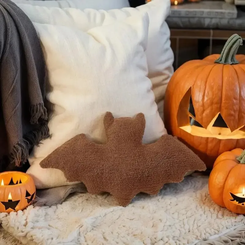Plys materiale Bat Plys pude Halloween tema Blødt stof flagermus modellering pude Sort Hvid Brun Fyldedyr Plys til piger — image 5