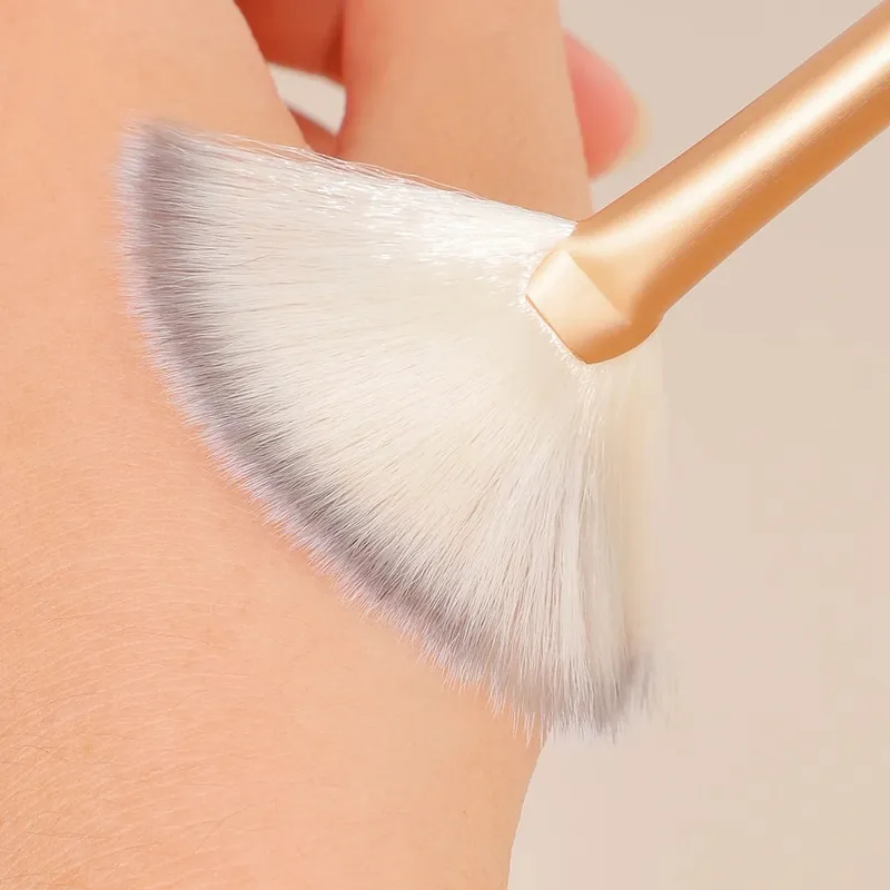 Pinceaux de maquillage pratiques pour le visage, en éventail, doux et portables, pour masque, outils cosmétiques pour dames et filles, charme des ongles, beauté, nouvelle collection