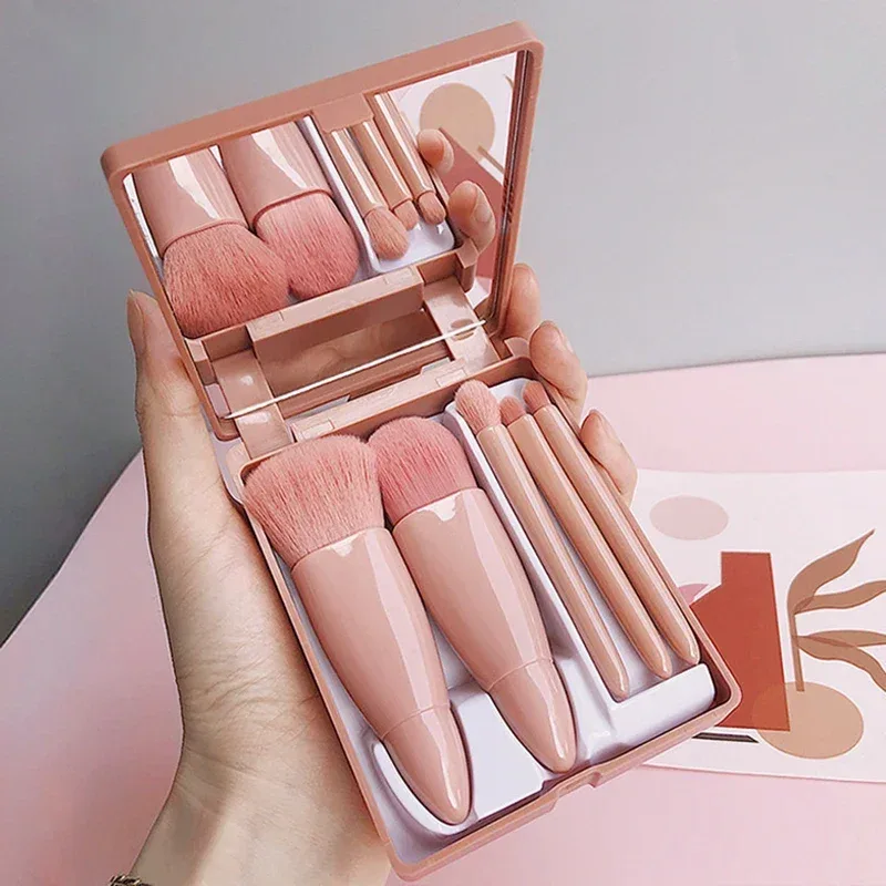 Set di pennelli per trucco da viaggio da 5 pezzi Mini pennelli per trucco Kit di pennelli cosmetici con piccola funzione completa con custodia e specchio perfetto