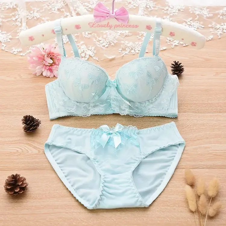 Sexy Lingerie Set Lace Flower Comfortable Soft Underwire Push Up Bra and Panties AB CupTwo-piece Fashion Intimates Korean Style