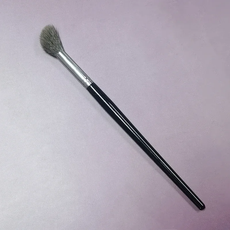 Angled Highlighter Brushes Face Shadow Blending Natural Goat Hair Powder Blusher Makeup Brush Tools