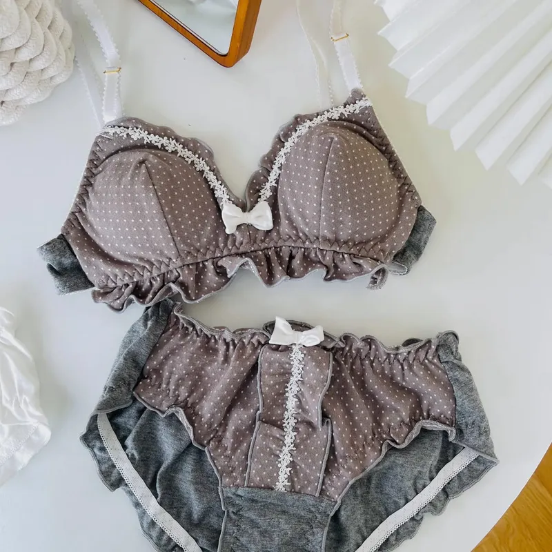 Japansk mjuk tjej-bh-set söt kattunge tassdesign mjölk sidentyg trådfri triangulär kupa damunderkläder
