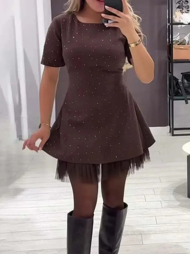 Abito casual elegante Primavera Estate Nuovo stile Hot Strass Orlo Maglia Solido Abito alla moda per donna Abito da vacanza a maniche corte