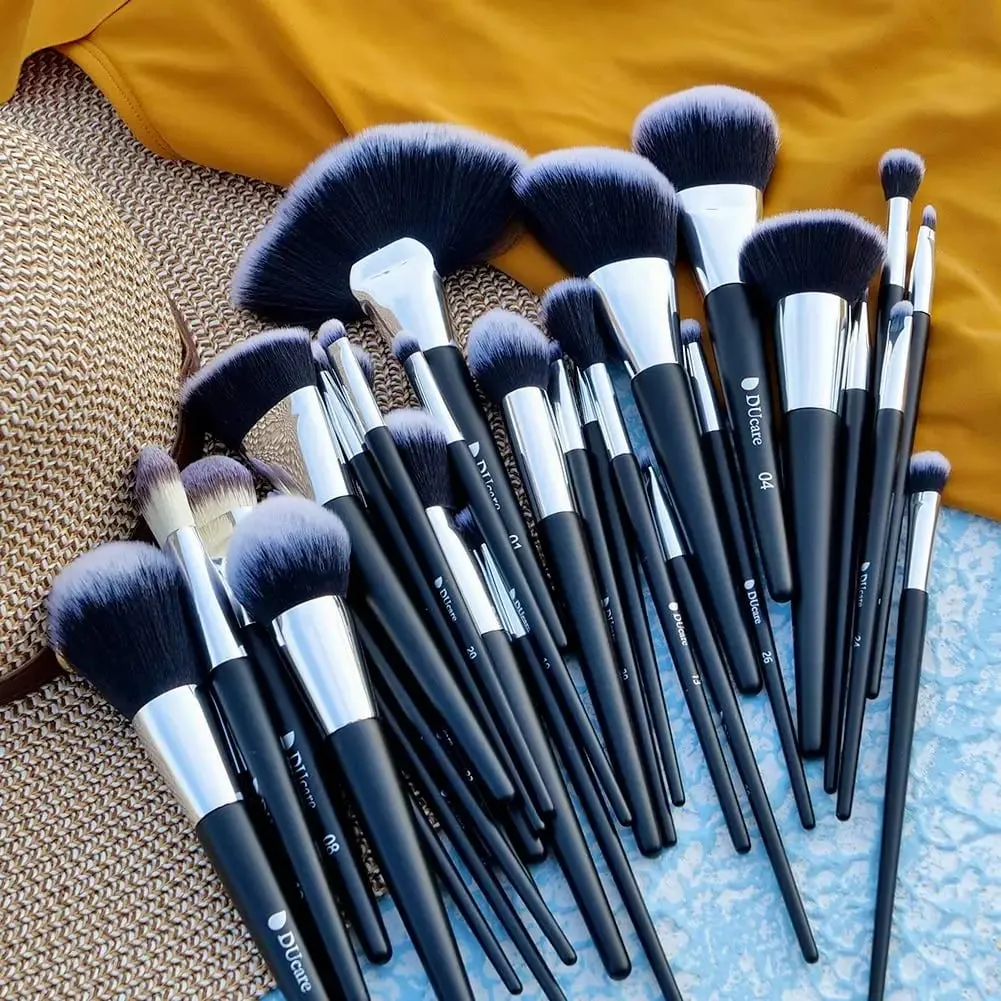 DUcare Makeup Brushes Set Professional 32Pcs Premium Synthetic Foundation Blending Brush Face Powder Blush Concealers Eyeshadows