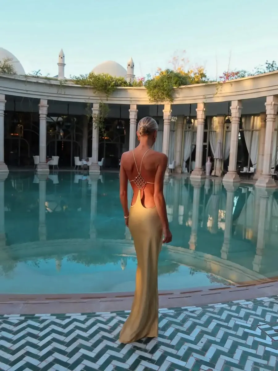 Cryptographic วันหยุดชุดลำลองของผู้หญิงเซ็กซี่ Socialite สไตล์ยาว Rhinestone Decor Slim Solid Backless ผู้หญิง Gowns