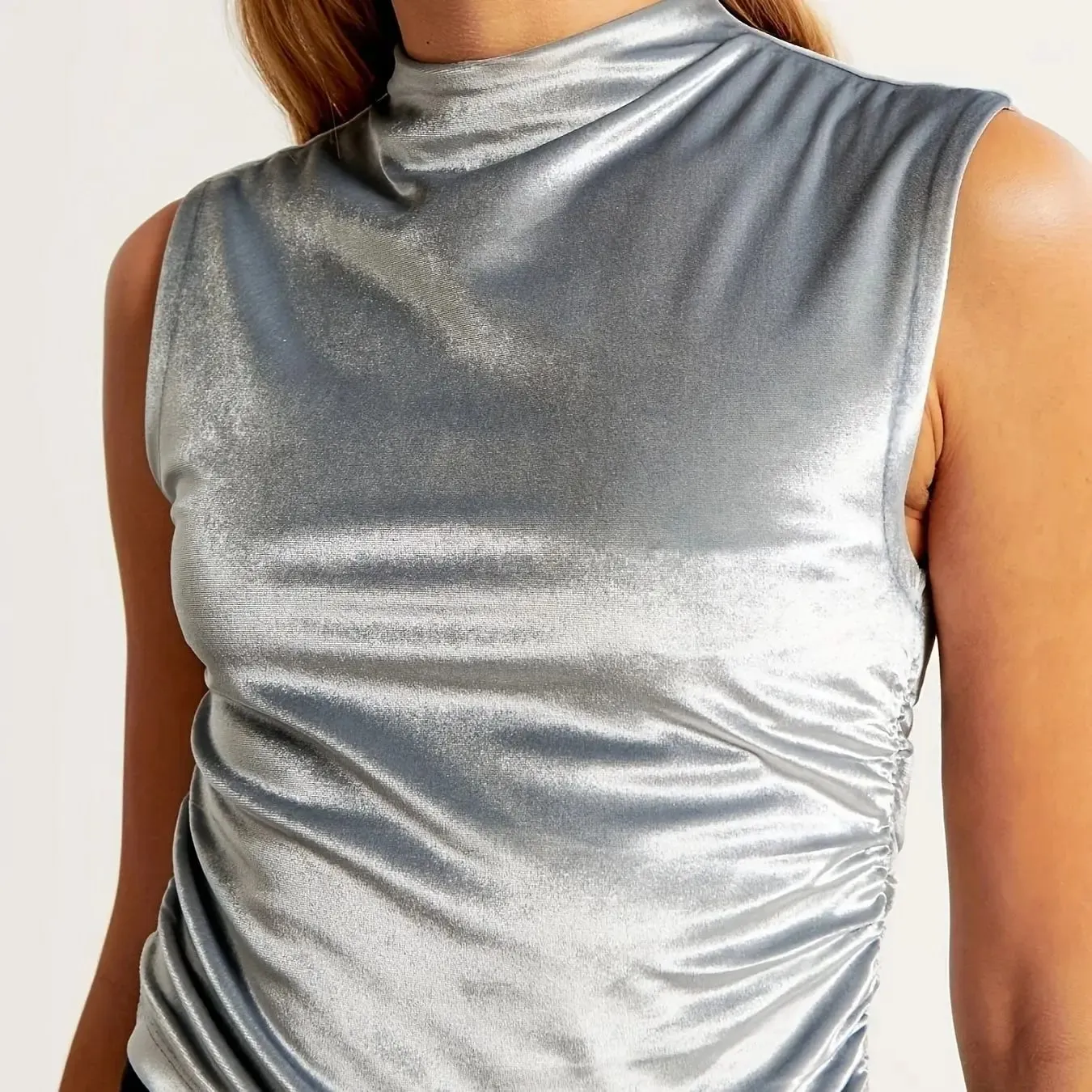 Silver high-end sleeveless top with double-sided pleats for slimming high-end and smart fashionable and elegant style for wome — image 5