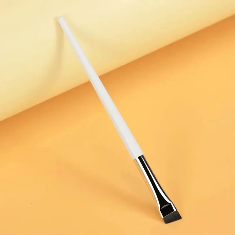 Pennello per cosmetici Strumento per trucco Pennelli per eyeliner angolati fini per principianti Pennello per sopracciglia piatto Pennello per sopracciglia Pennello per trucco a lama