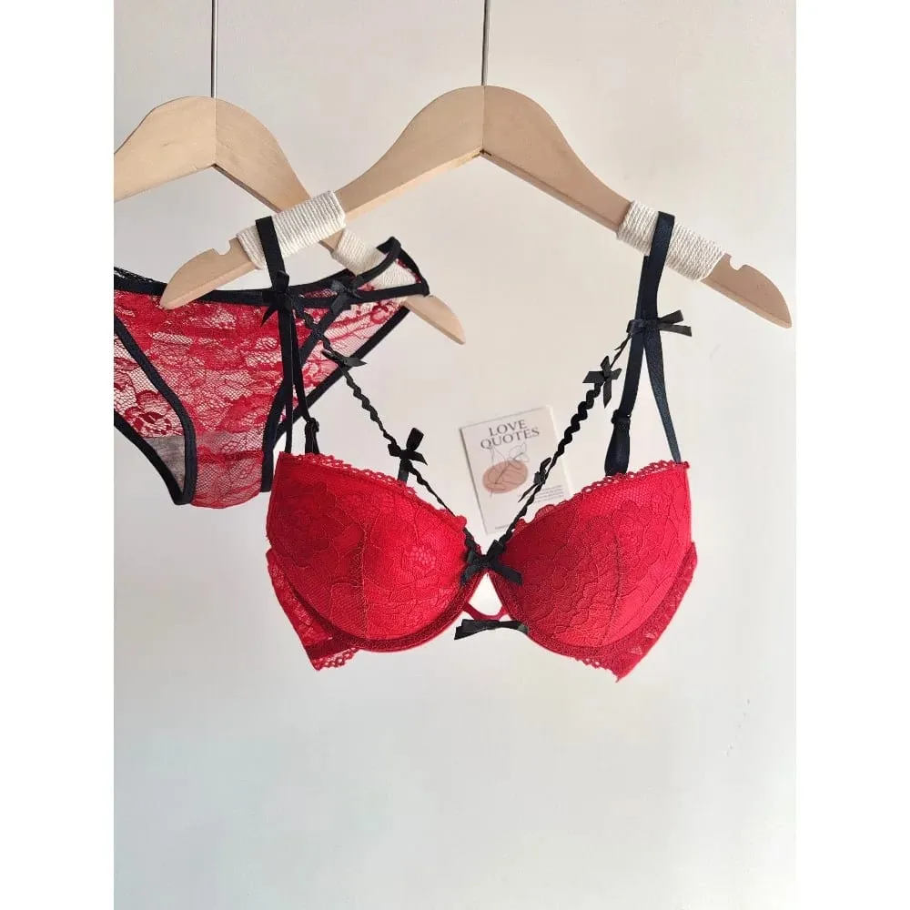 セクシーなWomen Pure Style Red Bow Lace Bridal Lingerie Set Push Up Bra Panty Suit Small Chest Party Wedding Intimate Wear