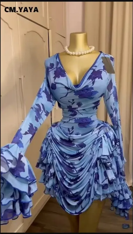 CM.YAYA Donna Tie Dye Stampa Cascata Ruffles Campana Manica lunga Aderente Increspato Drappeggiato Abito con scollo a V Vacanza al mare Abiti da vacanza