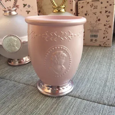 Laduree Queens Brush Holders White Pink Luxurious Makeup Brushes Cylinders Storage Containers — image 8
