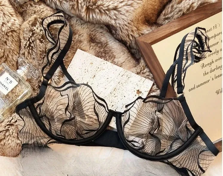 French Embroidery Lace Bra Set For Women Ultra Thin Sheer Minimizer Bra Hollow Out Lingerie Brassiere 32-38AB Elegant Daily Wear