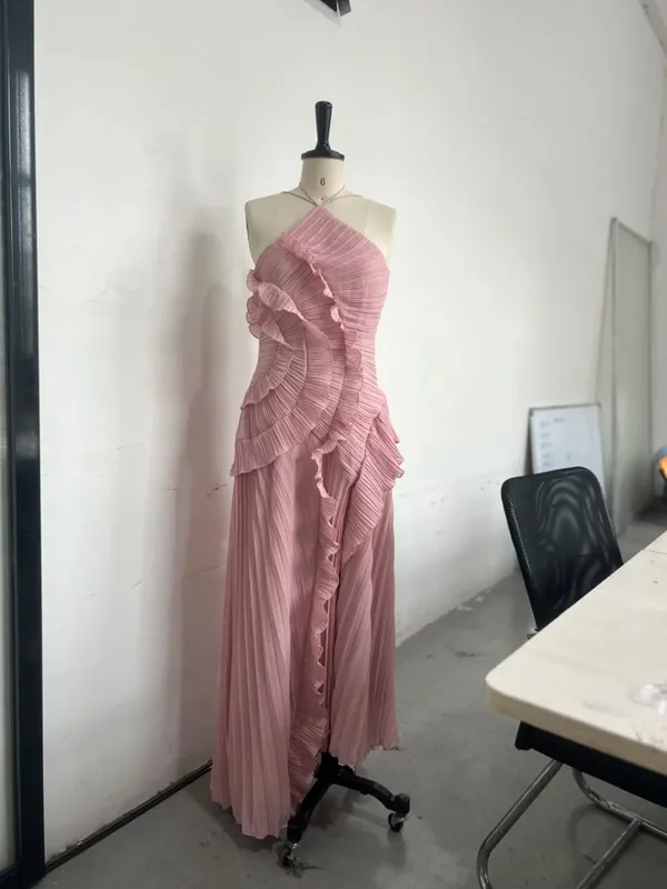 Zarif Boyun Askısı Ruffles Gece Elbisesi Katı Kıvrımlar A Hattı Dantel Up Backless Seksi Parti Elbise 2025 Yeni Parti Tatil Y2k Robe — image 7