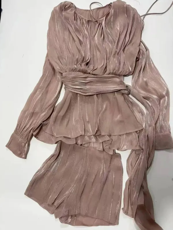 2026 Bagong Tag-init na Fashion Pambabaeng Damit Round Neck Lantern Sleeves Satin Short Dress Na May Shorts Sa ilalim ng Dalawang pirasong Set