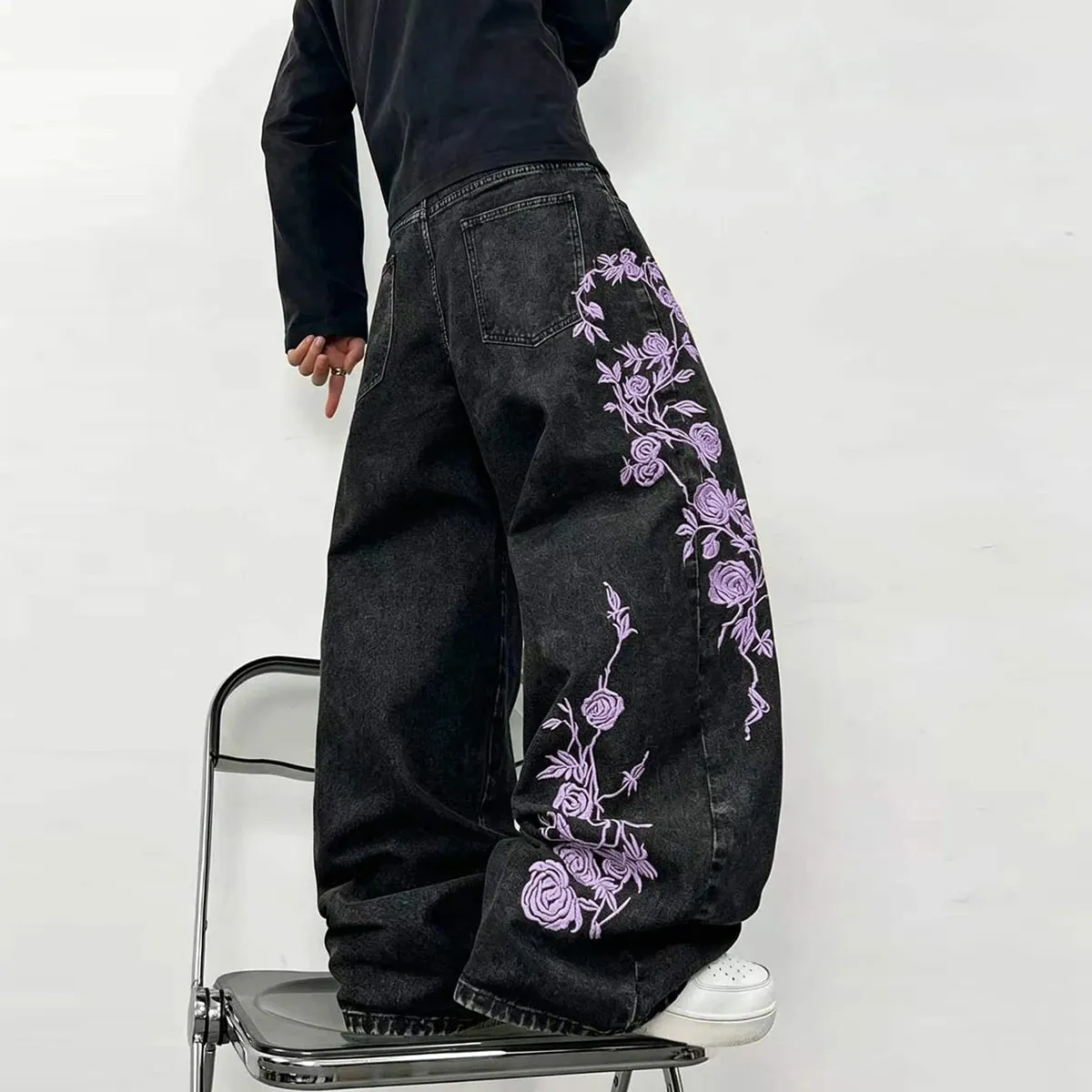 Men's Vintage Rose Embroidery Design Black Baggy Jeans Men Y2K Streetwear Skate Style Fashionable Versatile Wide-Leg Pants